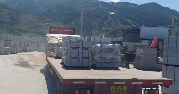 银川 芝麻白仿形路沿石，直形路沿石