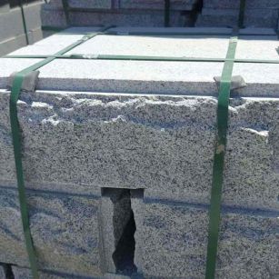 银川 芝麻白花岗岩自然面成品