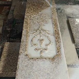 银川 黄金麻花岗岩异形加工雕刻栏杆大柱