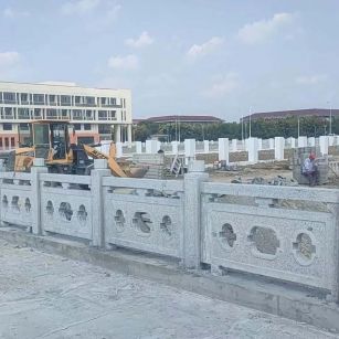 银川 白麻花岗岩荔枝面河道栏杆