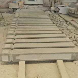 银川 芝麻白异形加工雕刻-栏杆大柱，方柱