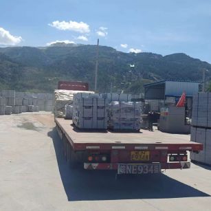 银川 芝麻白仿形路沿石，直形路沿石