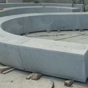 银川 芝麻白花岗岩光面弧形坐凳