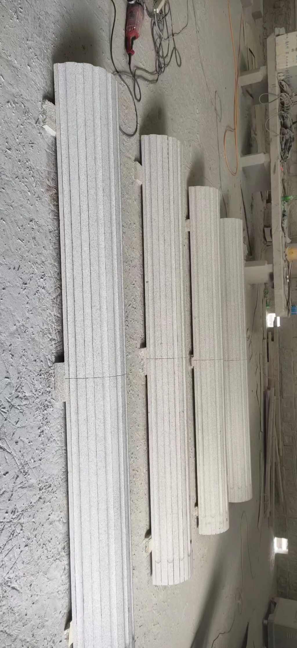 银川 花岗岩厂家带你看白麻花岗岩门楼大柱柱皮