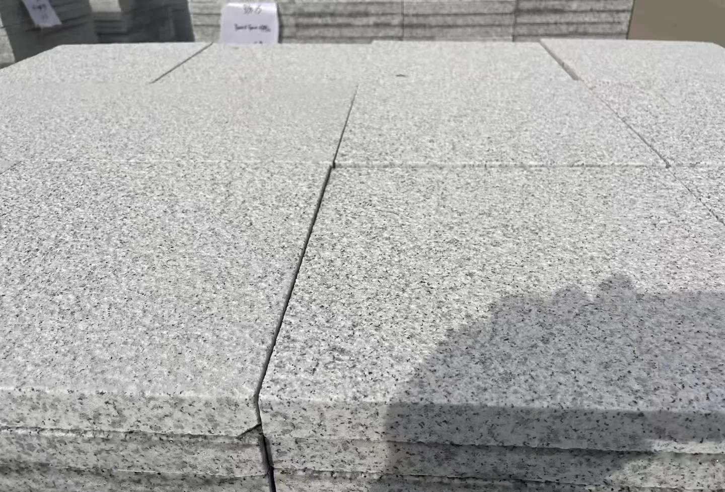 银川 白麻花岗岩石材推荐 荔枝面地铺石