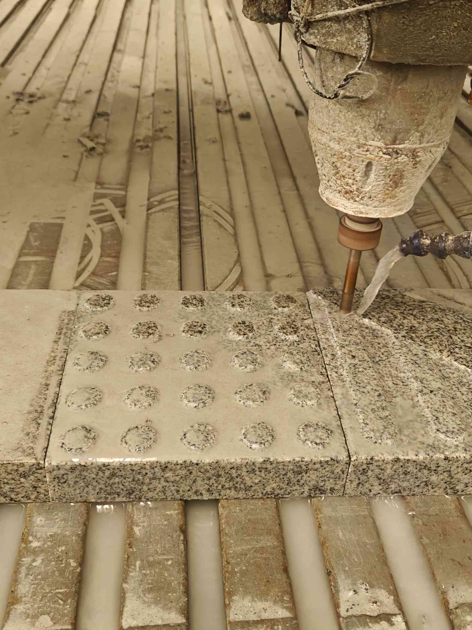 银川 芝麻白花岗岩石材盲人石、盲道石、盲点石