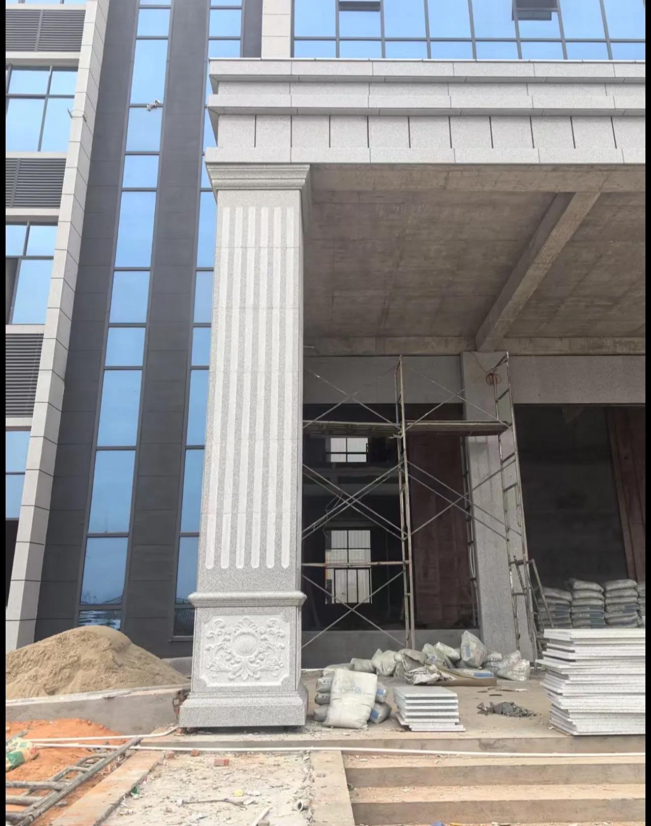银川 芝麻白光面花岗岩门楼大柱（罗马柱）配雕花底座