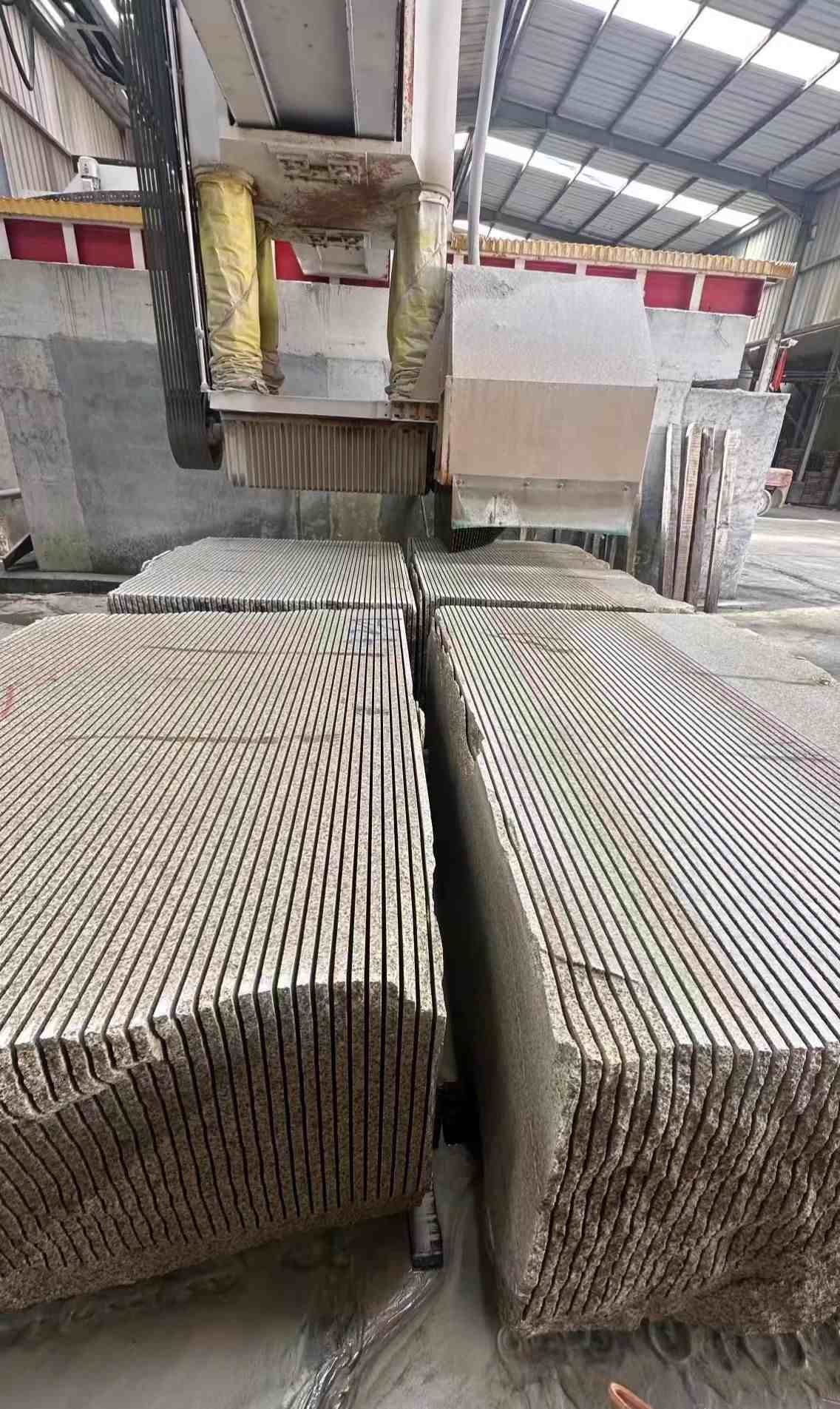 银川 车间生产日常，黄金麻白麻花岗岩