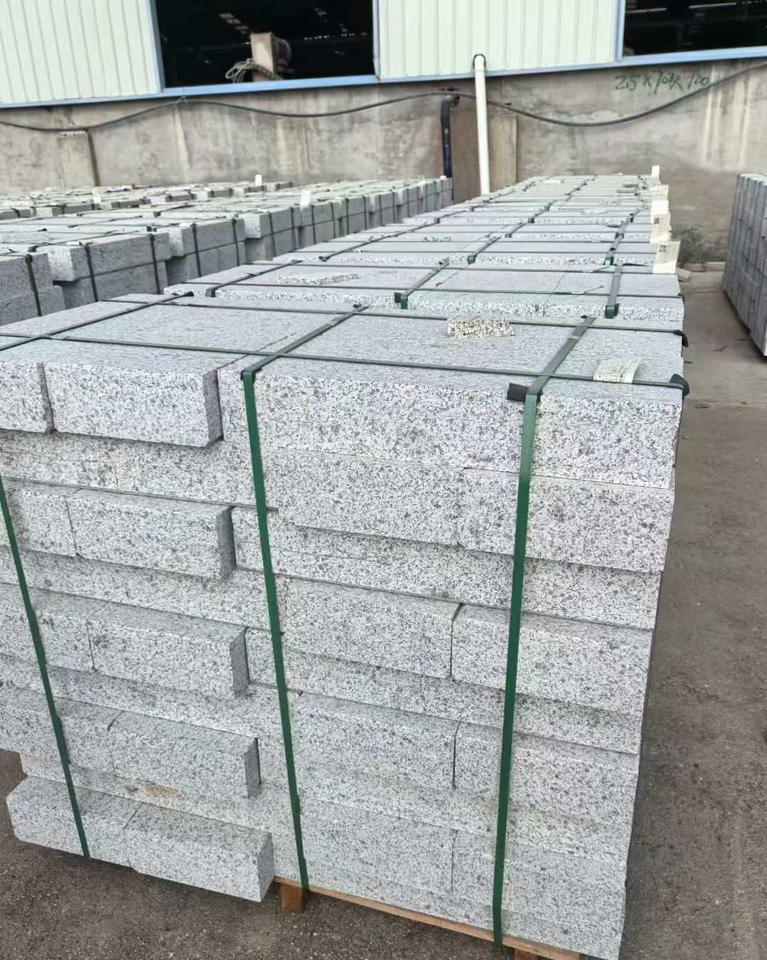 银川 白麻花岗岩路沿石，弧形路沿石，道牙石，马路牙子，界石，路缘石，平沿石，直岩石，平缘石等