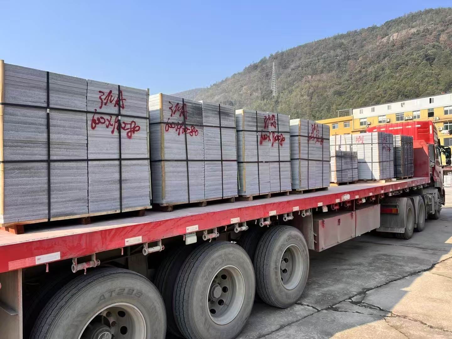 银川 芝麻灰地铺石出货日常