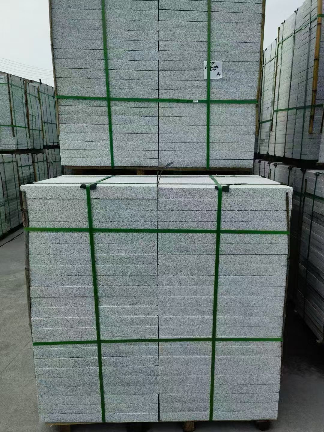 银川 芝麻白火烧，园林广场市政工程地铺石，1.8~5.0厚均有现货