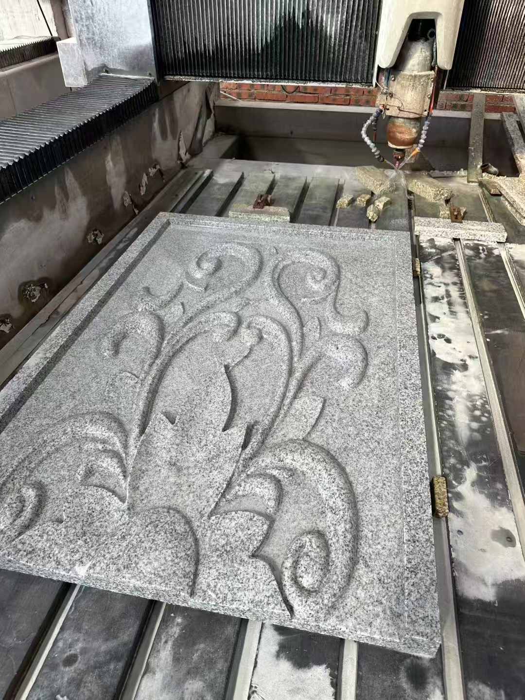 银川 白麻别墅干挂雕花板