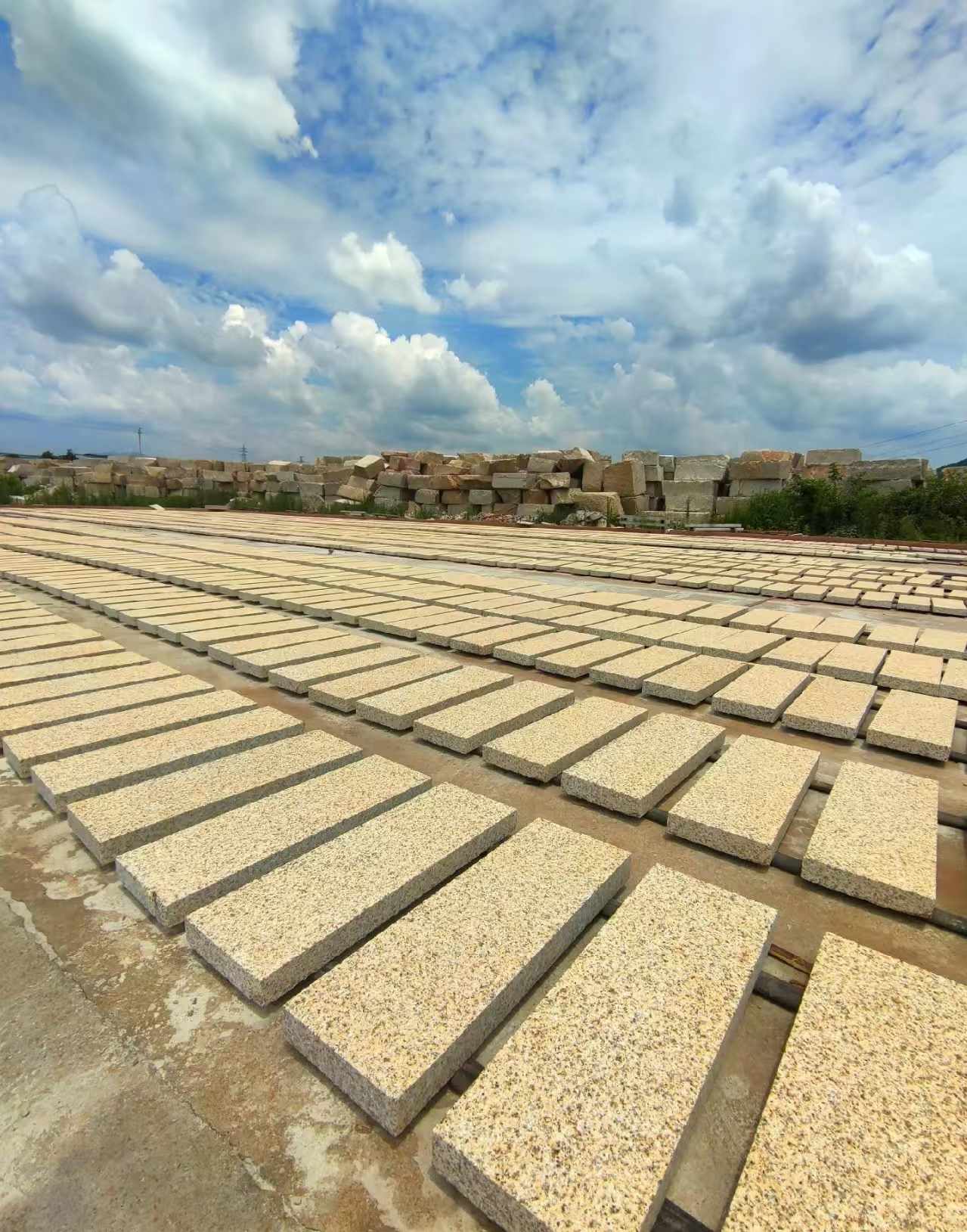 银川 黄金麻荔枝面花岗岩石材地铺石防护中