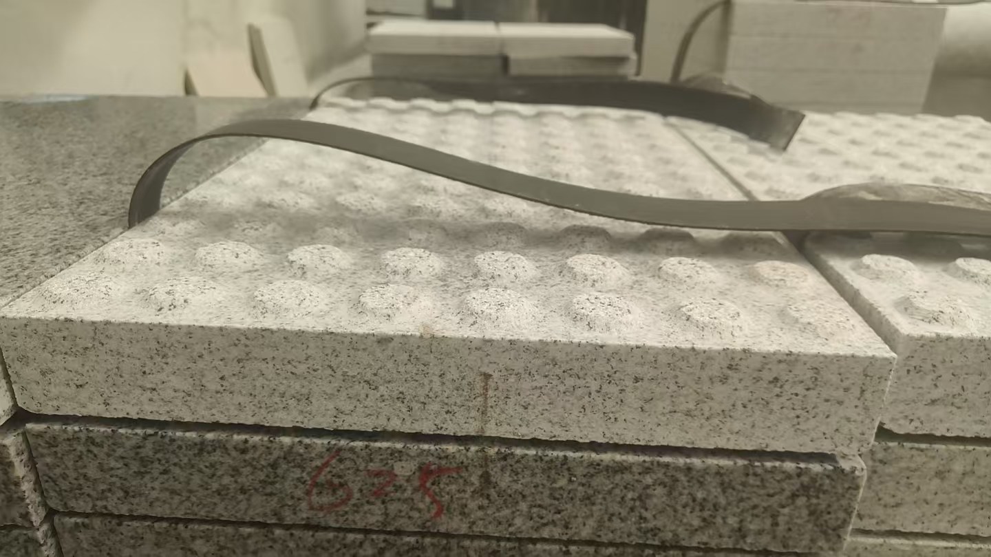 银川 芝麻白花岗岩6.0公分荔枝面五轴加工雕刻盲点