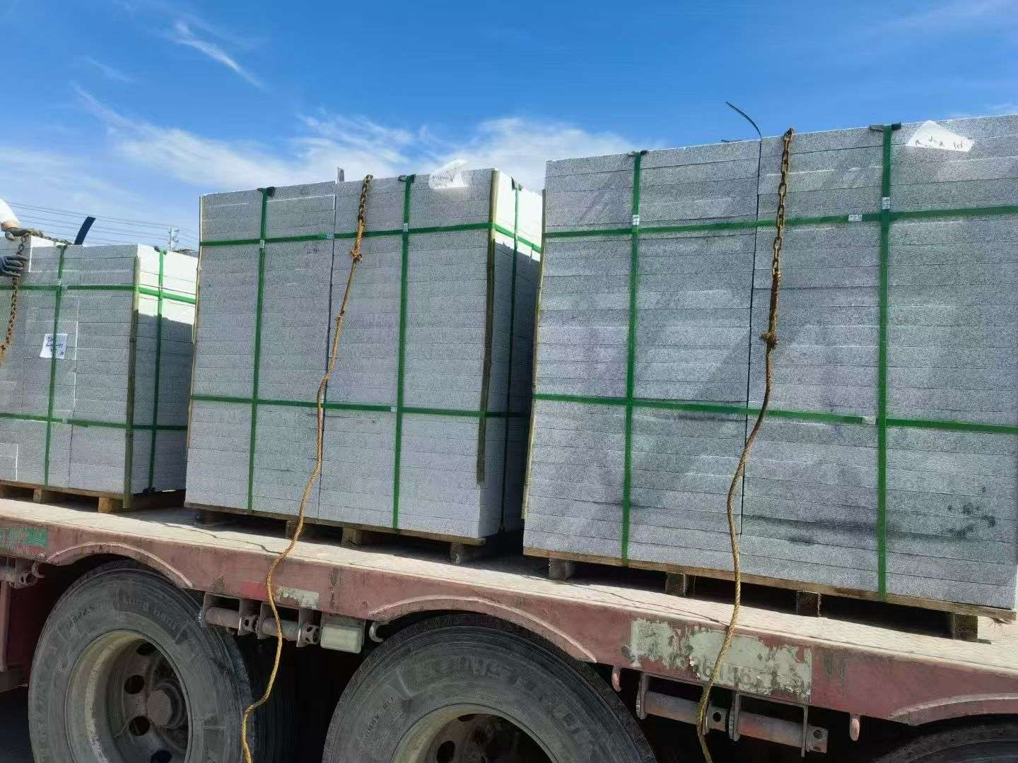 银川 芝麻白花岗岩地铺石装车日常