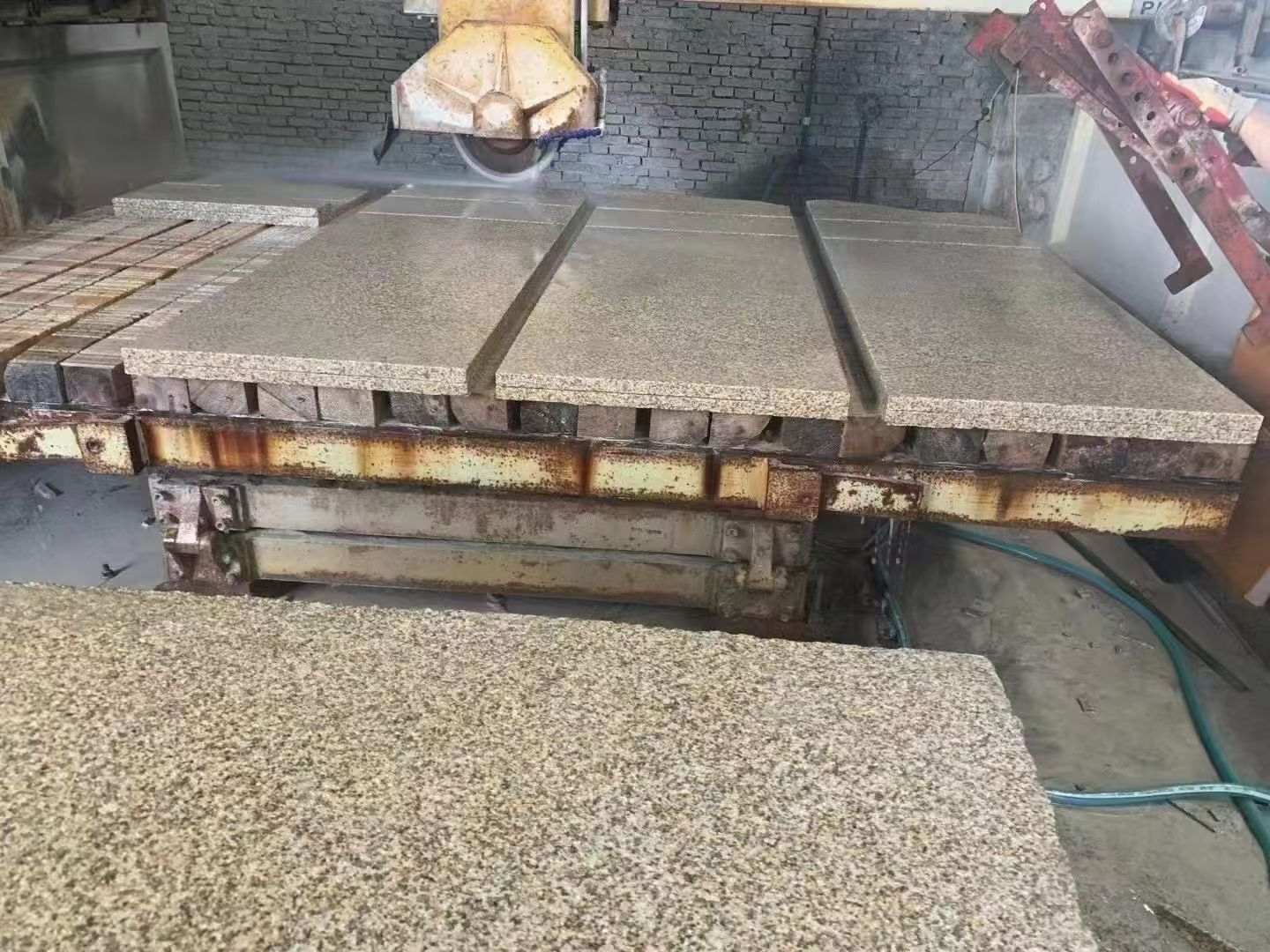 银川 黄金麻荔枝面成品板加工