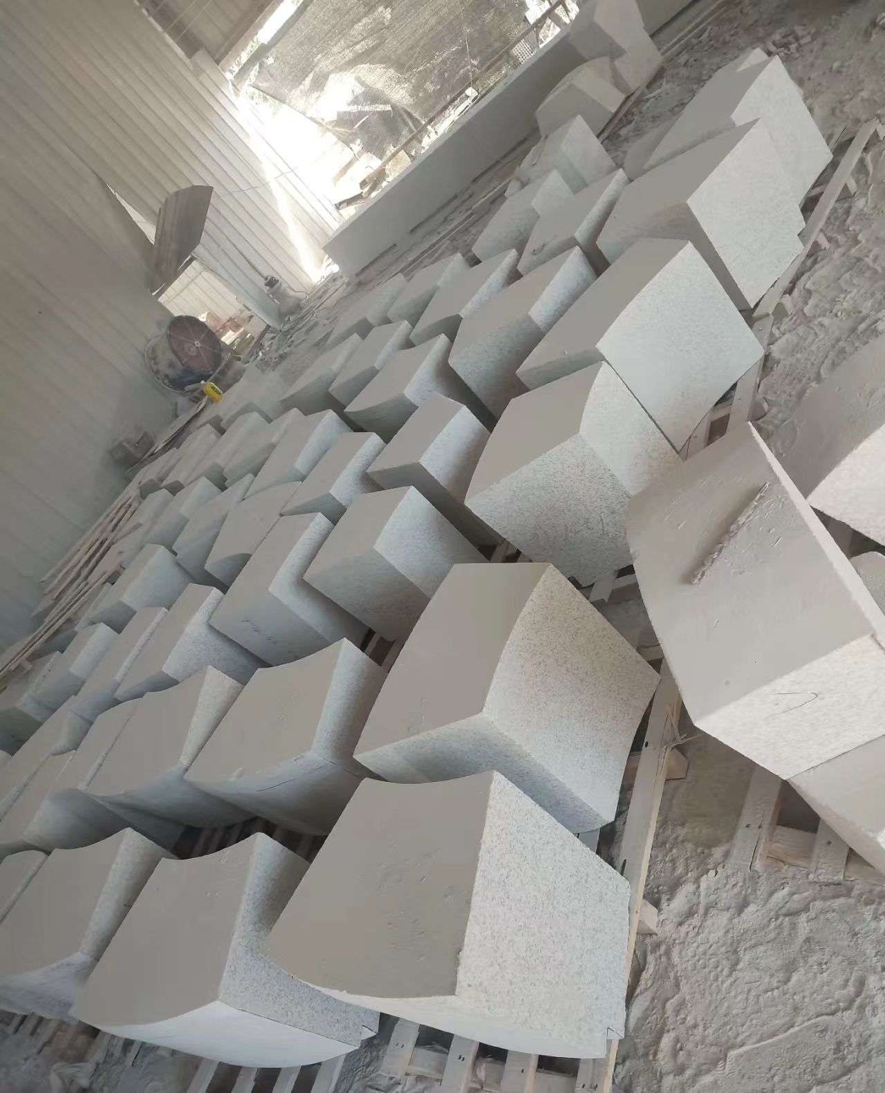 银川 白麻花岗岩异形坐凳