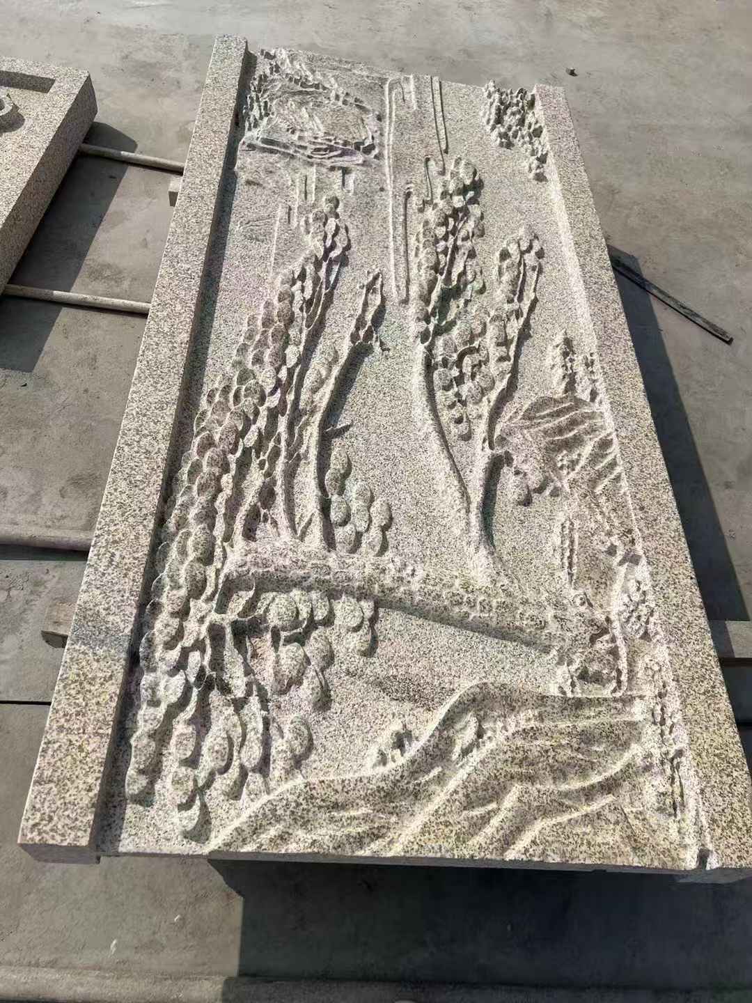 银川 黄金麻雕刻板浮雕迎客松