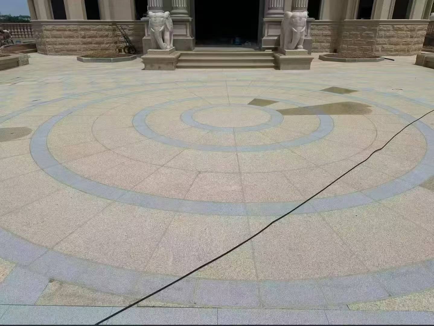 银川 黄金麻芝麻灰花岗岩石材地铺拼接效果