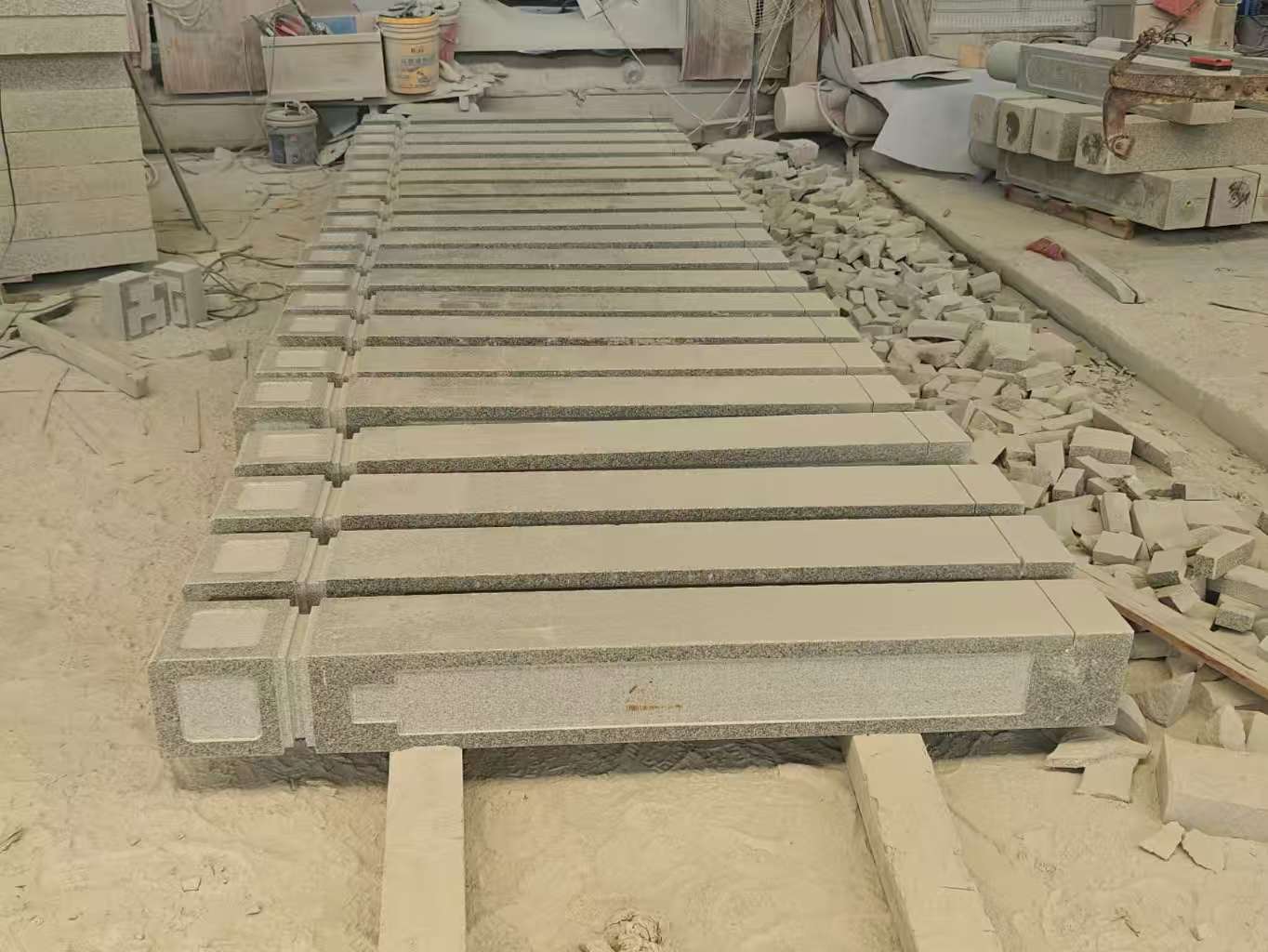 银川 芝麻白异形加工雕刻-栏杆大柱，方柱