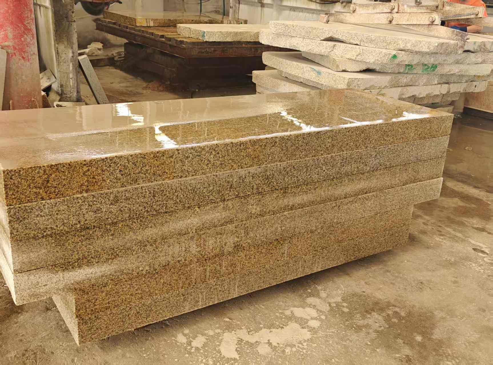 银川 黄金麻栏杆料半成品加工中